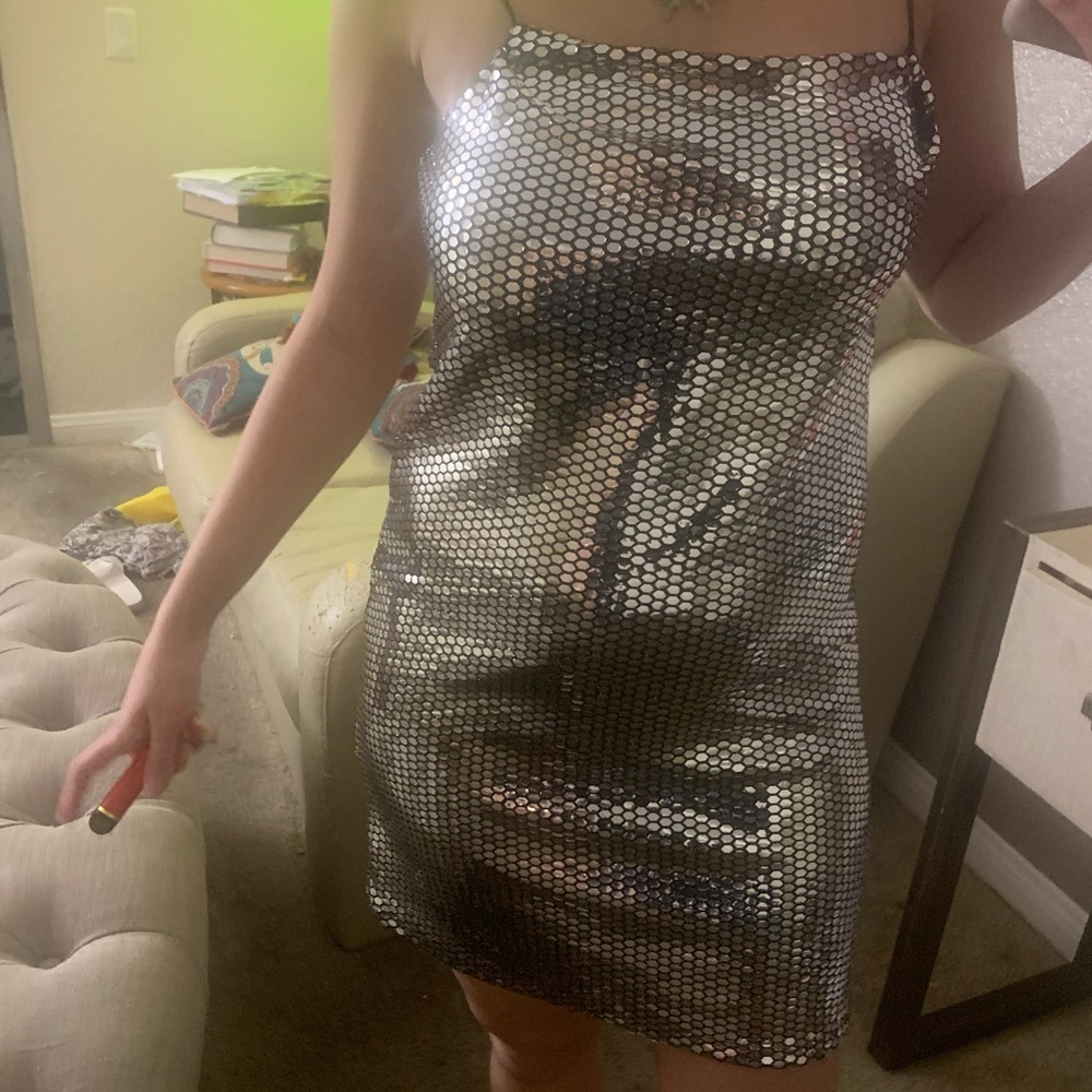 Dress - Picture 5 of 7